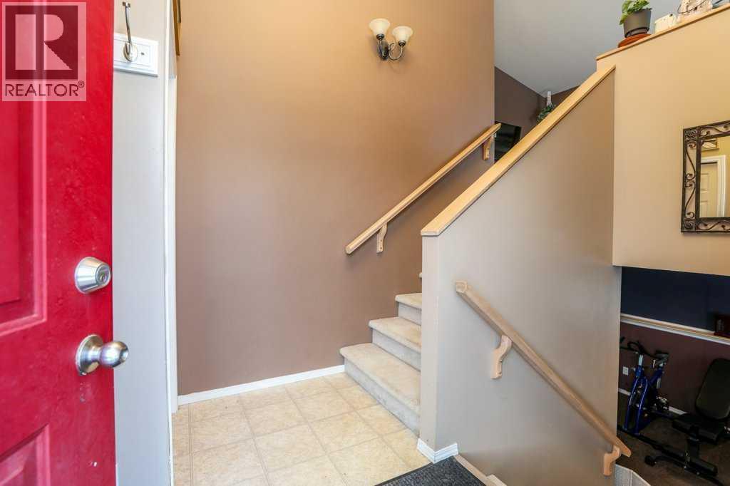 279 Peigan Court  W, Lethbridge, Alberta  T1K 7K6 - Photo 8 - A2274305