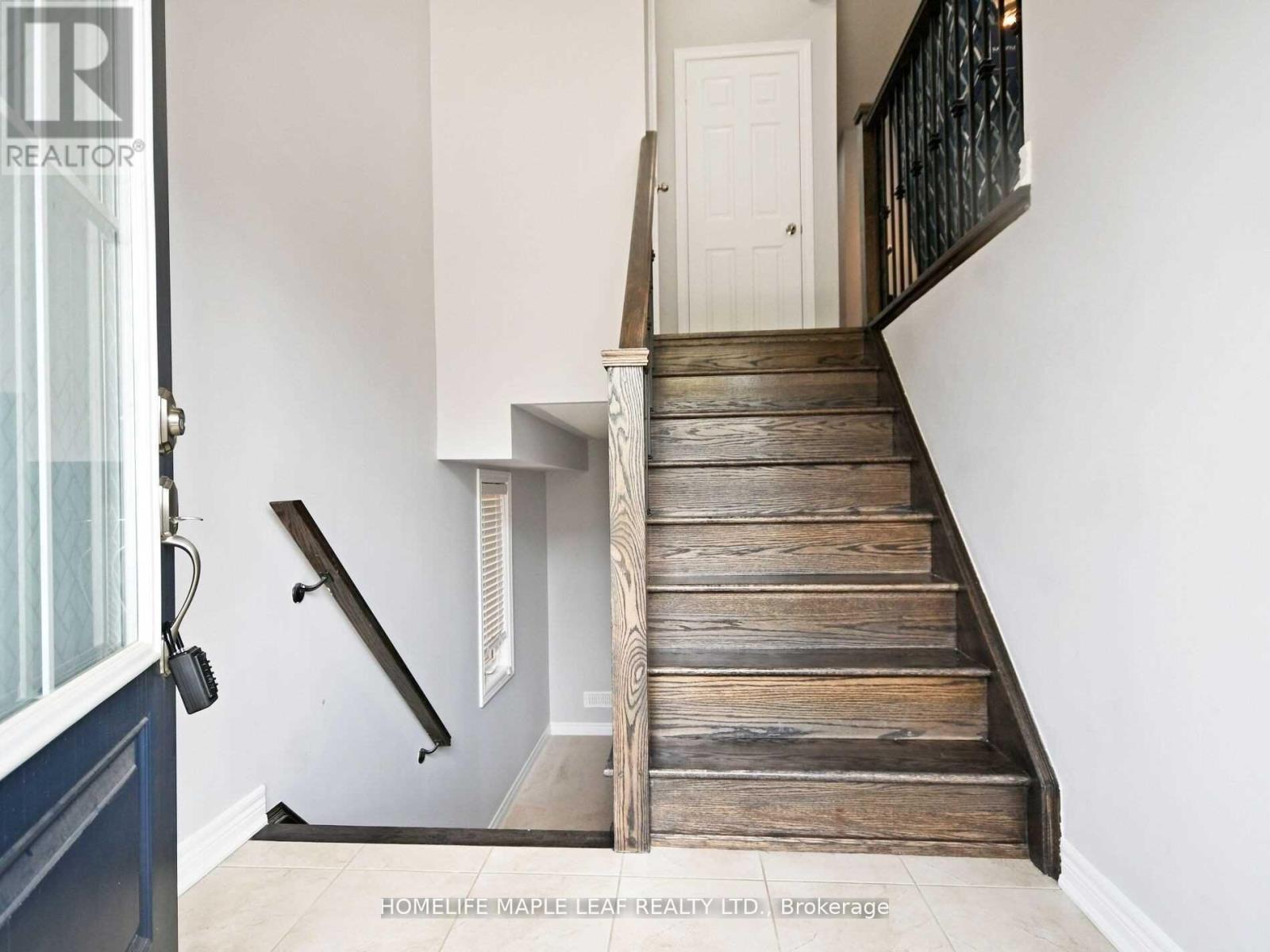 76 Rockman Crescent, Brampton, Ontario L7A 3Z9 - Photo 11 - W12607822