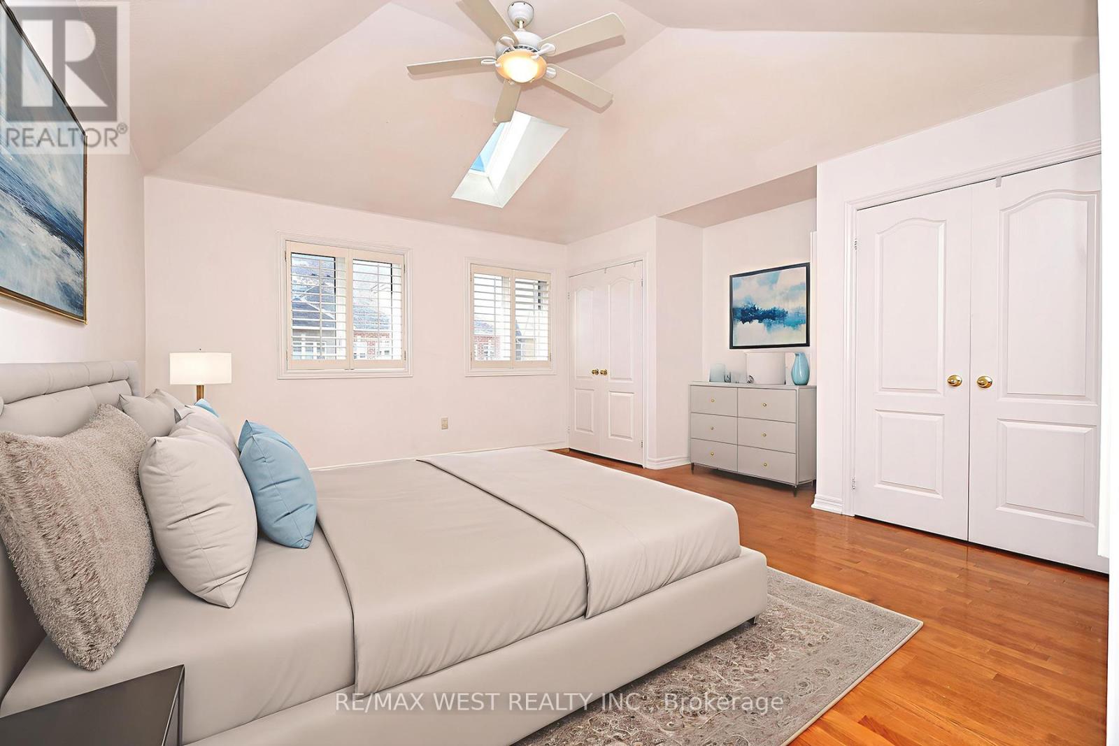 8 James Stock Path, Toronto, Ontario M8Z 6C6 - Photo 10 - W12607828