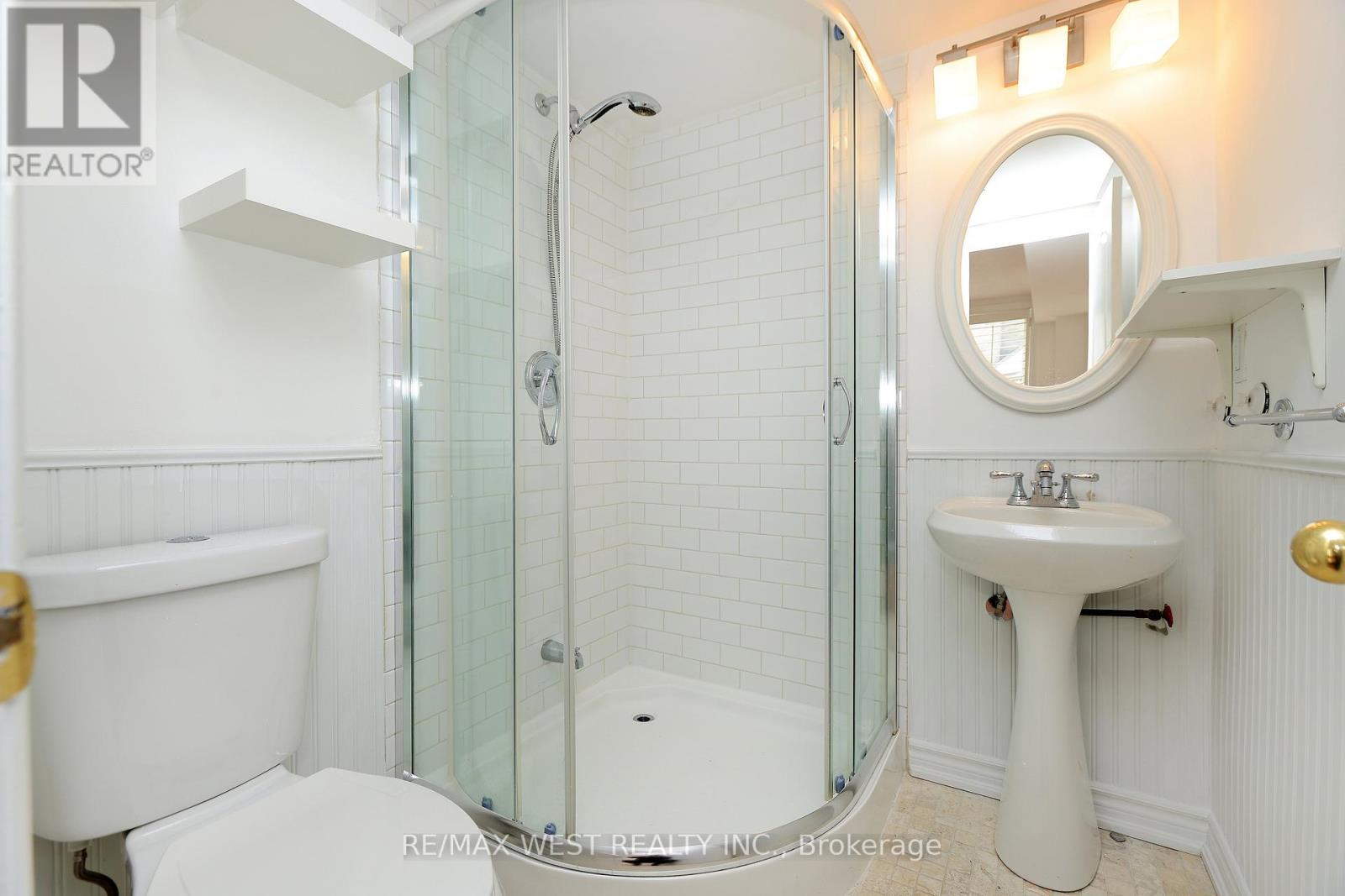 8 James Stock Path, Toronto, Ontario M8Z 6C6 - Photo 15 - W12607828