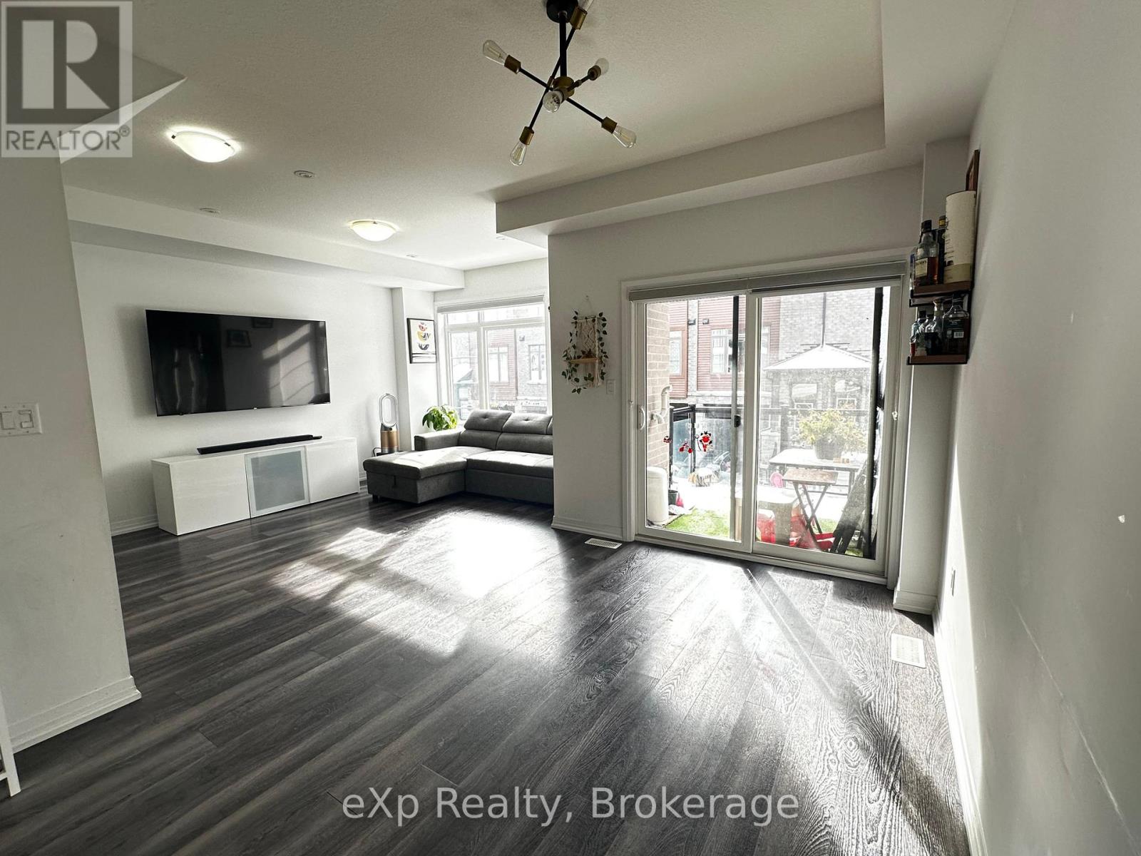 63 - 575 Woodward Avenue, Hamilton, Ontario L8H 6P2 - Photo 6 - X12607848