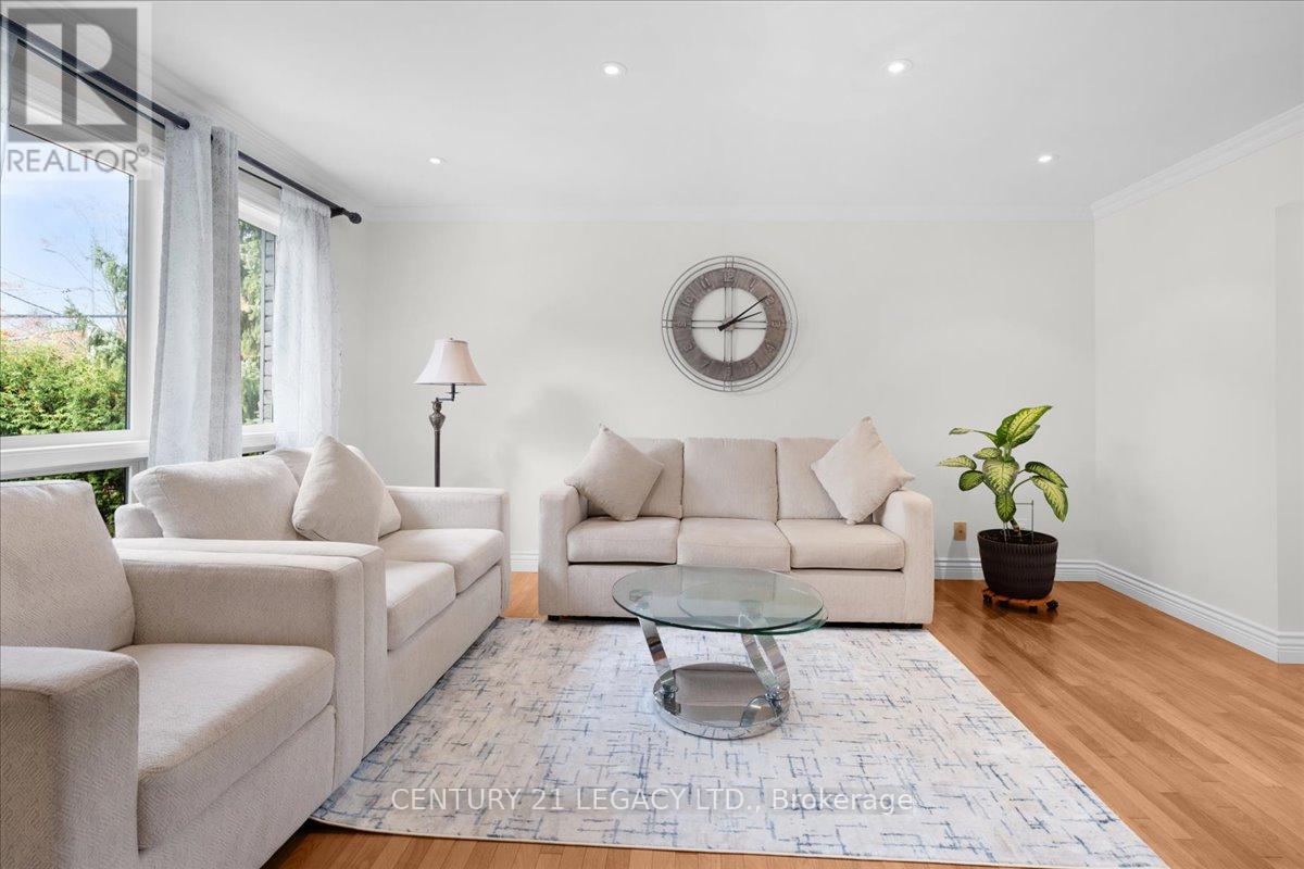 3 Nelson Avenue, Kitchener, Ontario N2K 1C7 - Photo 8 - X12607834