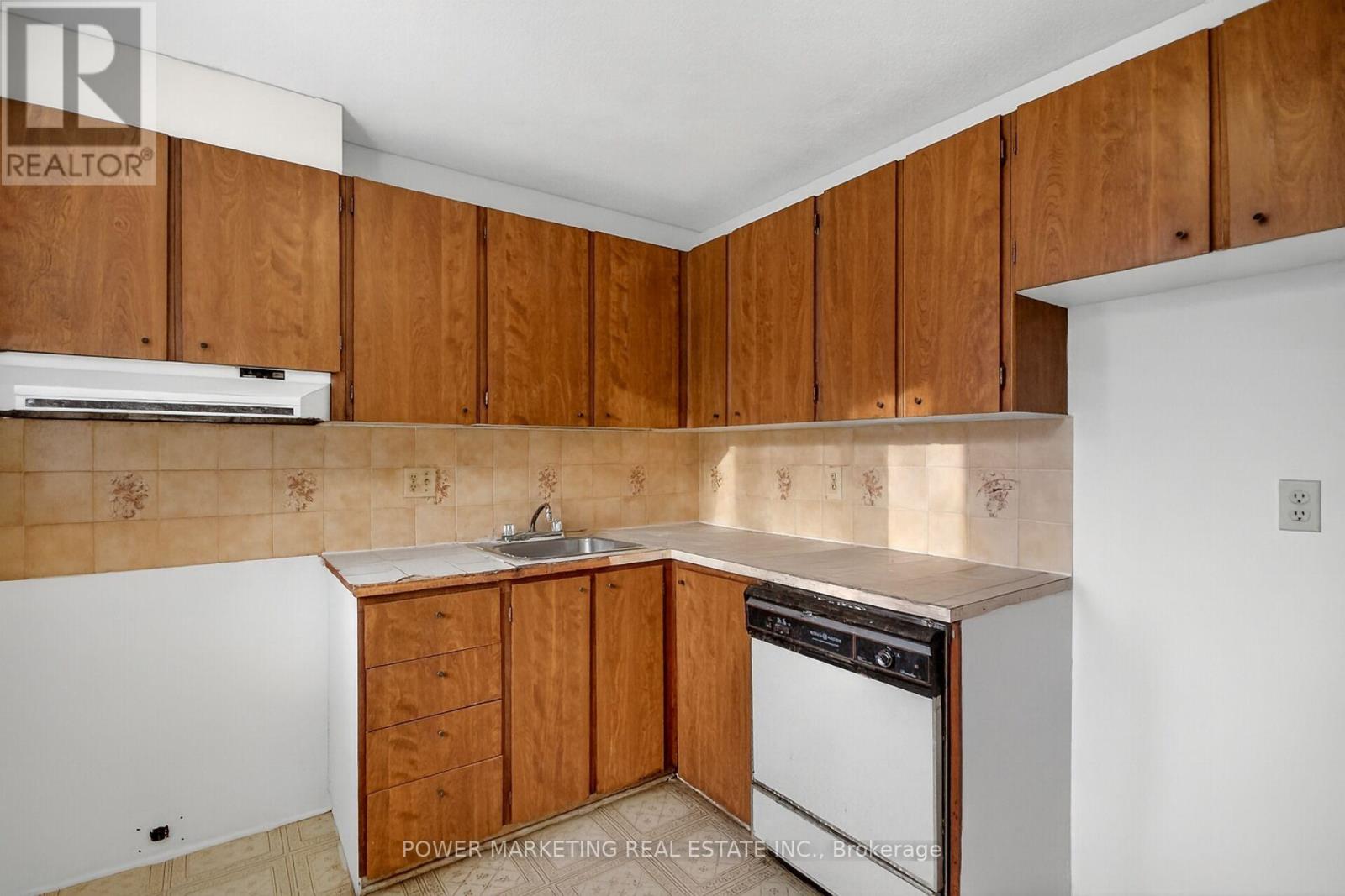 B - 1781 Lamoureux Drive, Ottawa, Ontario K1E 2N5 - Photo 32 - X12603046