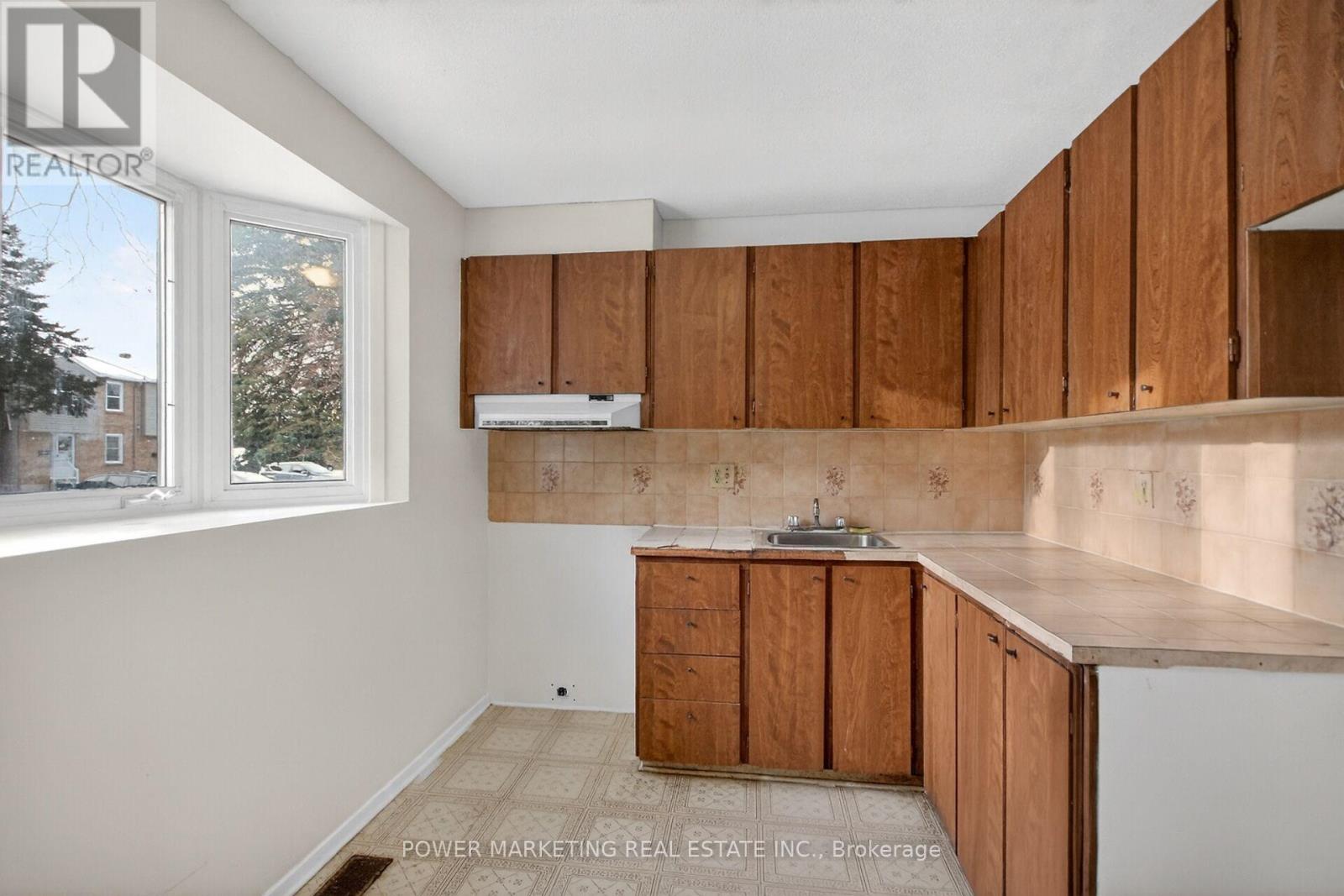 B - 1781 Lamoureux Drive, Ottawa, Ontario K1E 2N5 - Photo 30 - X12603046