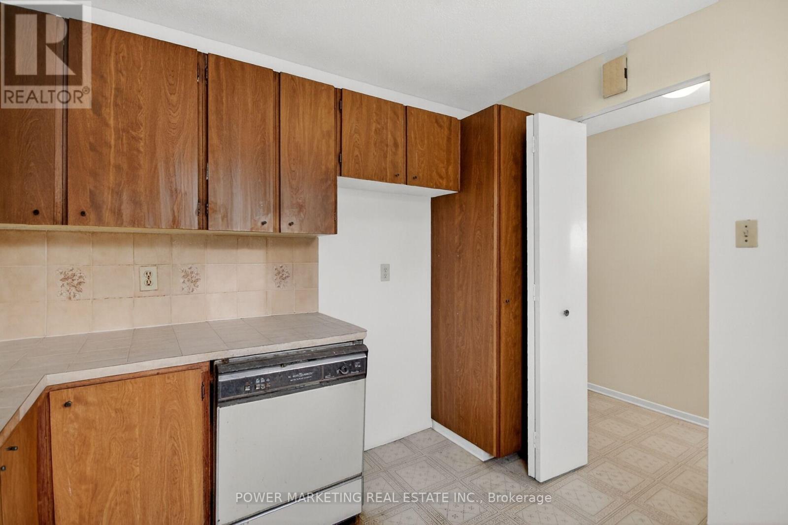 B - 1781 Lamoureux Drive, Ottawa, Ontario K1E 2N5 - Photo 31 - X12603046