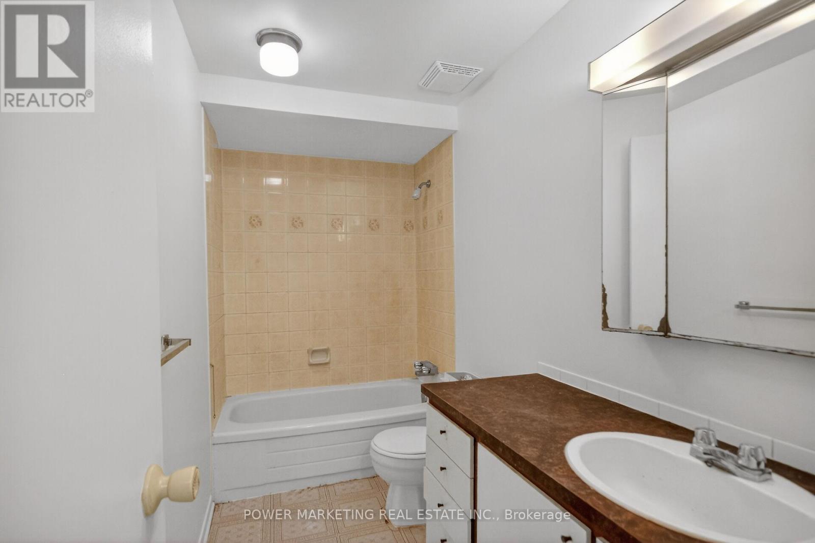 B - 1781 Lamoureux Drive, Ottawa, Ontario K1E 2N5 - Photo 25 - X12603046