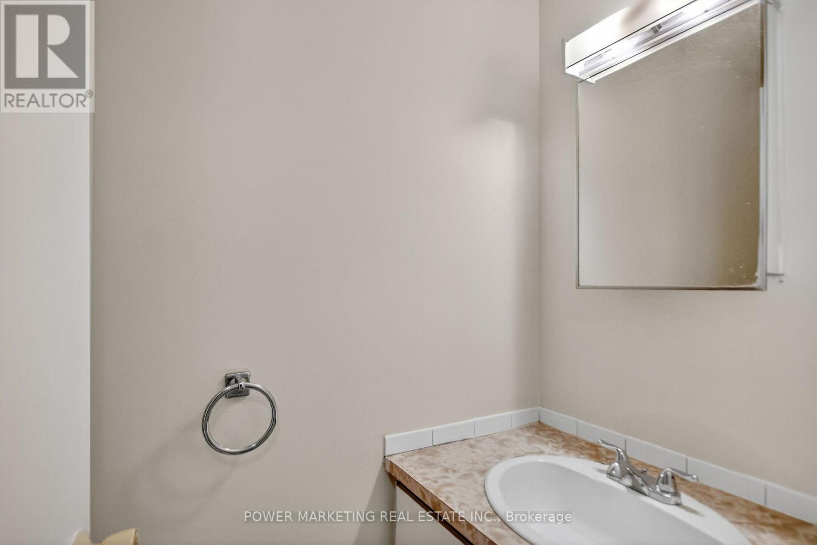 B - 1781 Lamoureux Drive, Ottawa, Ontario K1E 2N5 - Photo 29 - X12603046