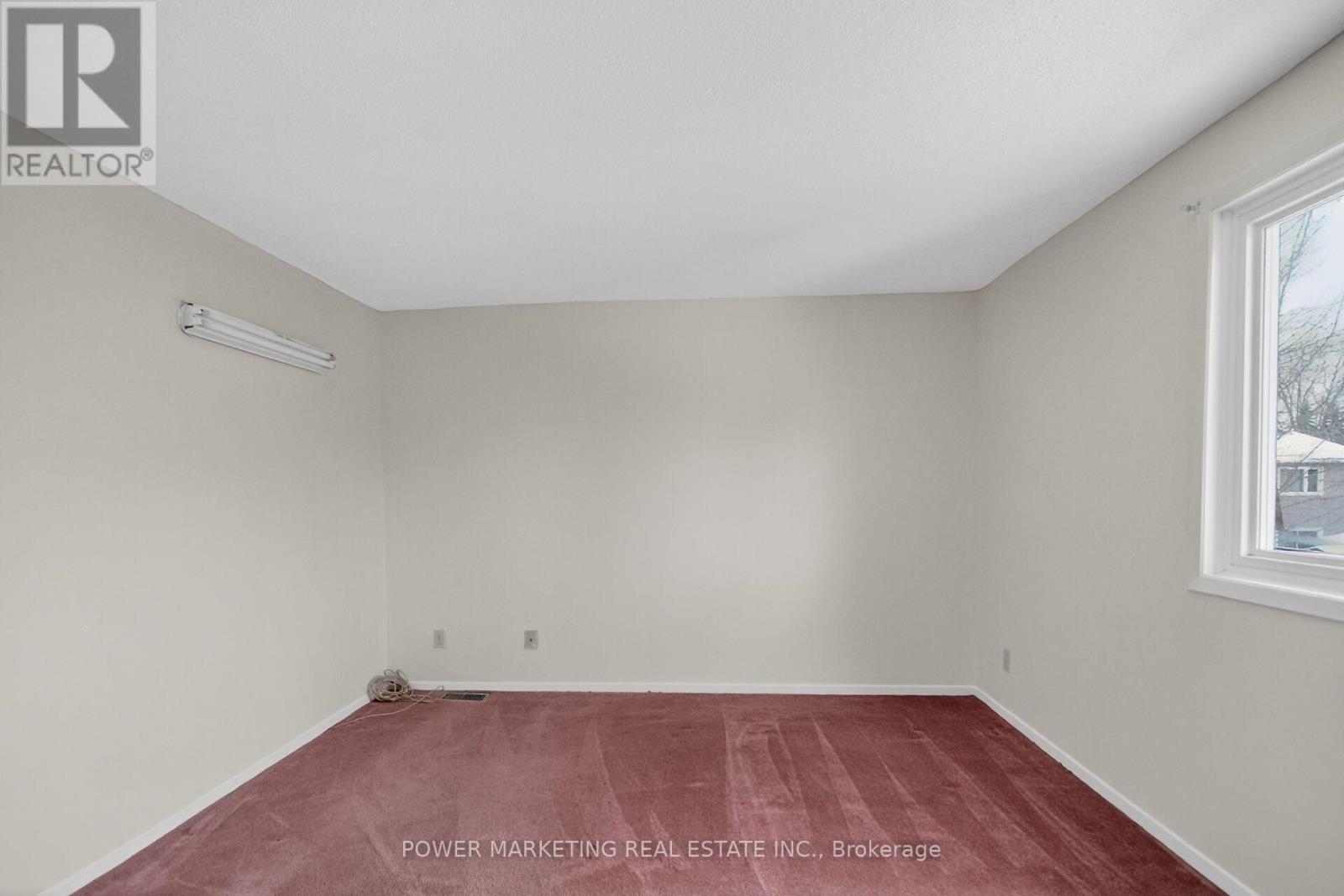 B - 1781 Lamoureux Drive, Ottawa, Ontario K1E 2N5 - Photo 5 - X12603046