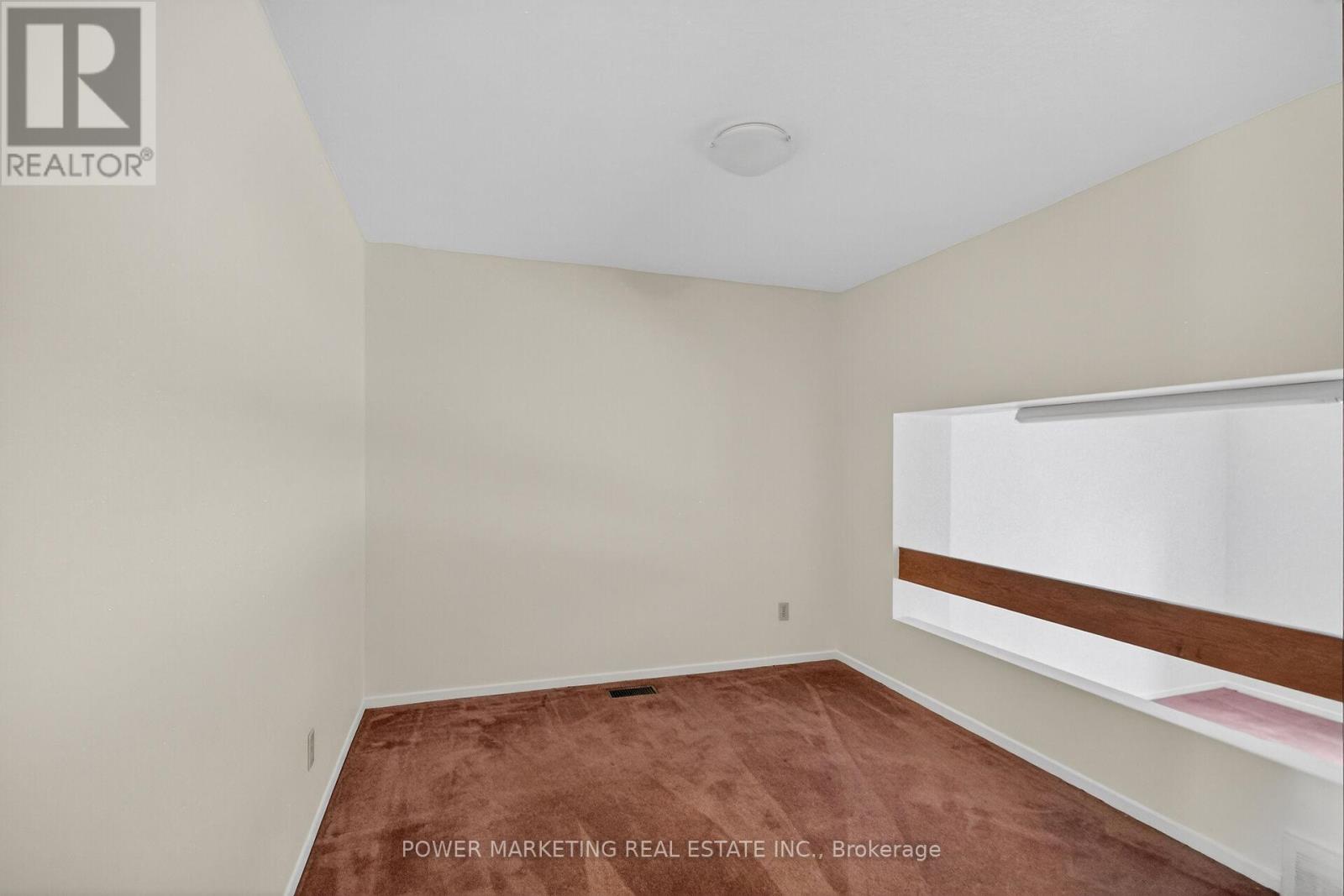 B - 1781 Lamoureux Drive, Ottawa, Ontario K1E 2N5 - Photo 8 - X12603046