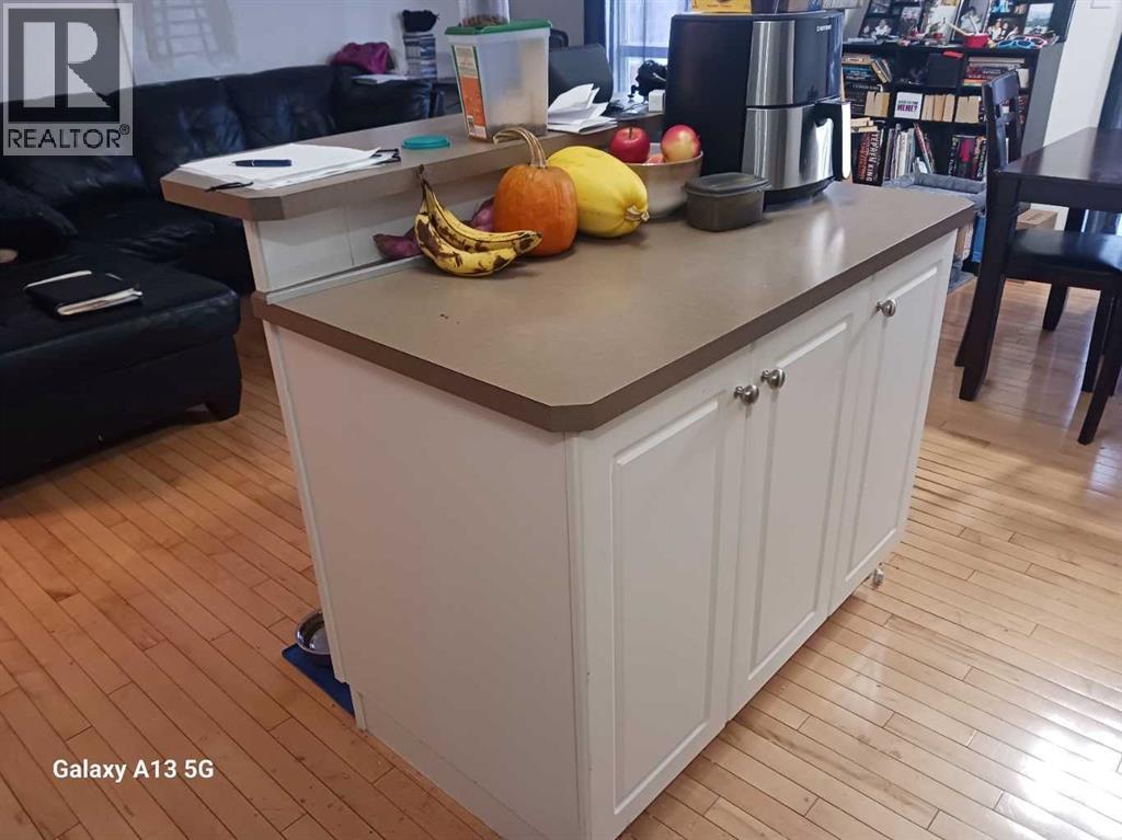 72 Arthur Close, Red Deer, Alberta  T4R 3N5 - Photo 6 - A2272929