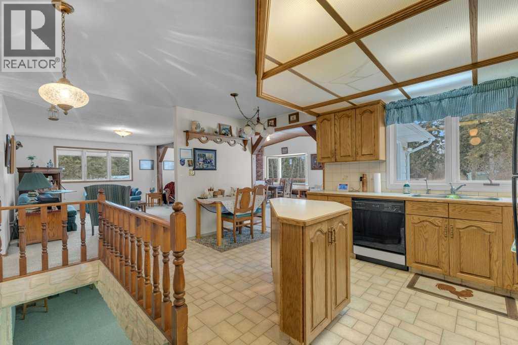 425016 Range Road 250, Rural Ponoka County, Alberta  T4J 1R4 - Photo 7 - A2273368
