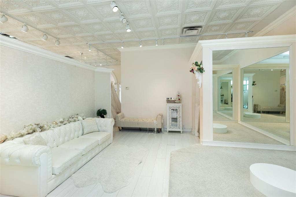 G&h 197 Main Street, Steinbach, Manitoba  R5G 1Y5 - Photo 13 - 202529514