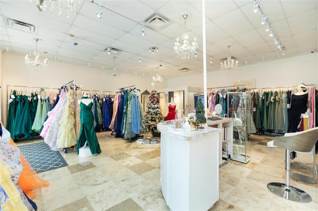 G&h 197 Main Street, Steinbach, Manitoba  R5G 1Y5 - Photo 5 - 202529514