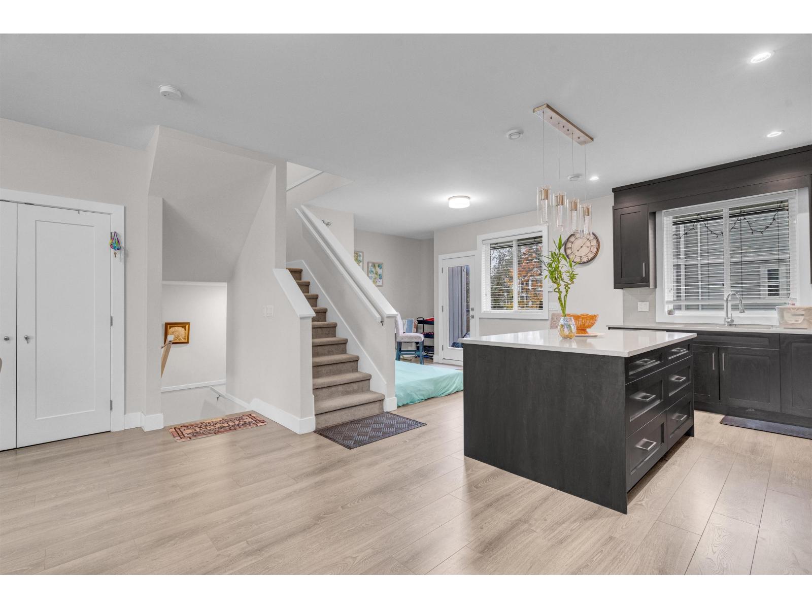 2 32035 Mt Waddington Avenue, Abbotsford, British Columbia  V2T 0H1 - Photo 5 - R3072381