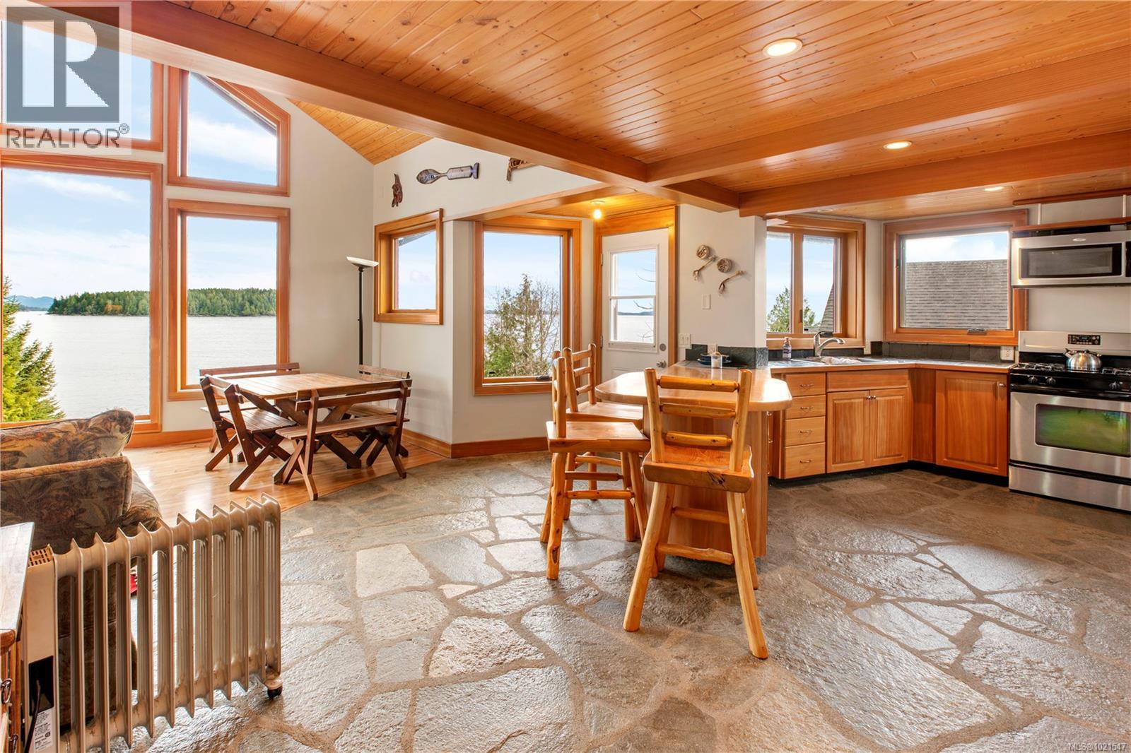 1062 5th Ave, Ucluelet, British Columbia  V0R 3A0 - Photo 7 - 1021547