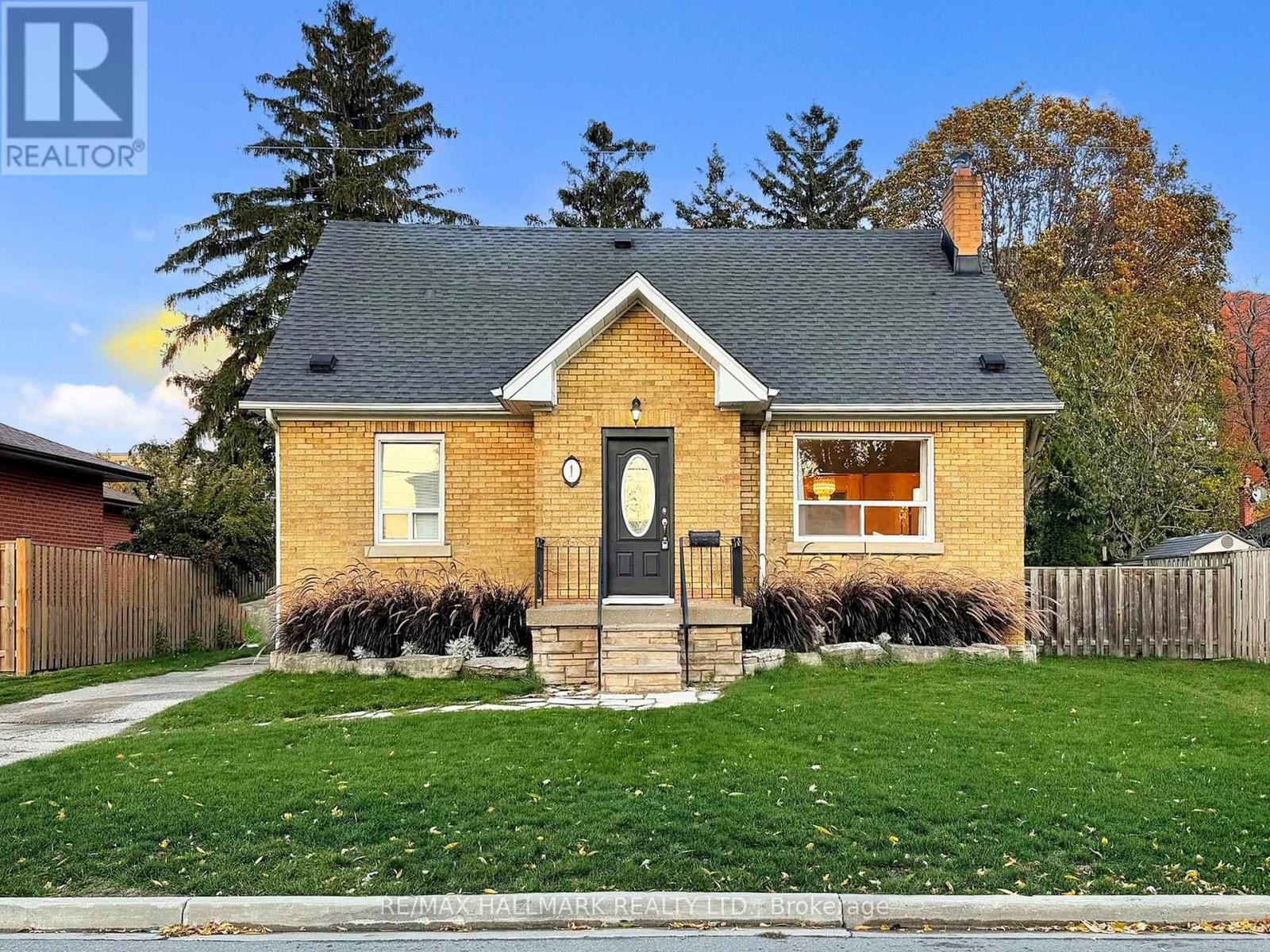 1 ANDREW AVENUE, Toronto, Ontario