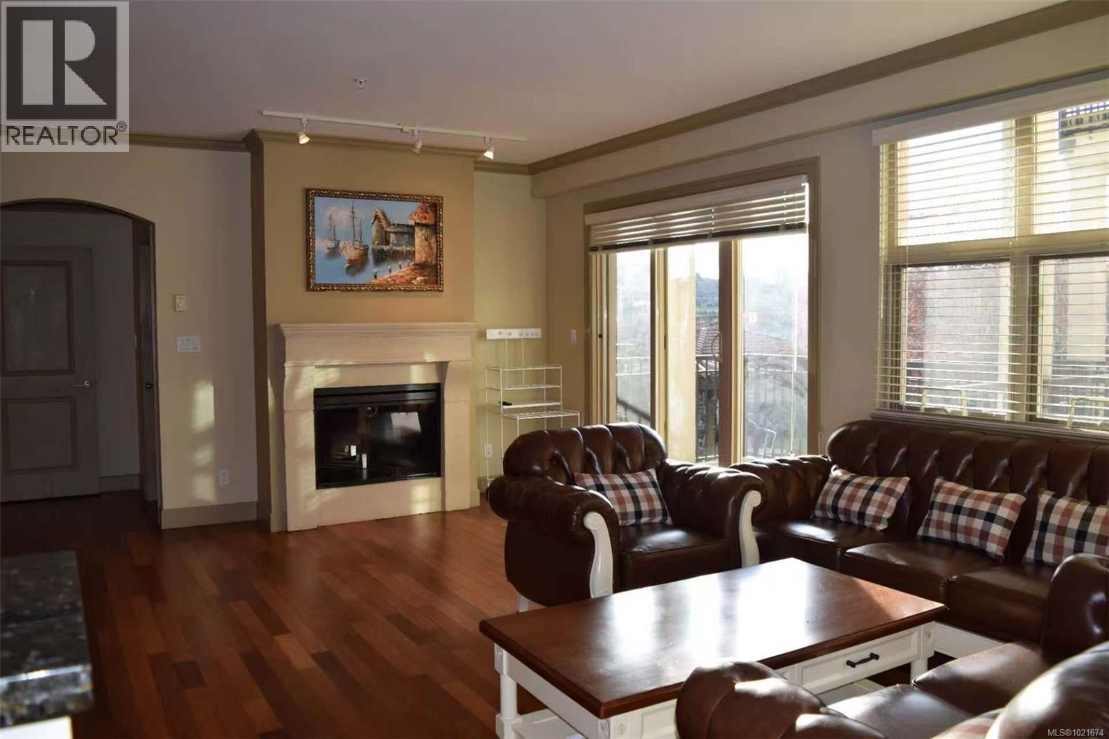 309 1620 McKenzie Ave, Saanich, British Columbia