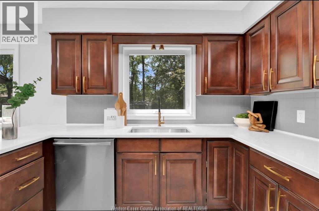 3045 Claxton Court, Windsor, Ontario N8R 1P9 - Photo 11 - 25031248