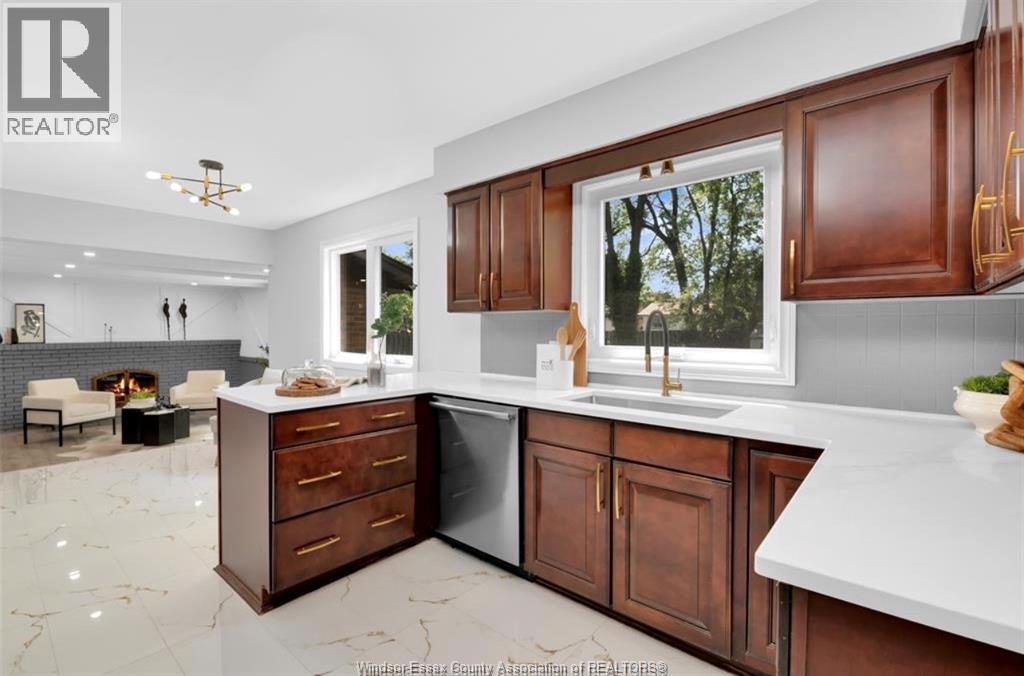 3045 Claxton Court, Windsor, Ontario N8R 1P9 - Photo 12 - 25031248