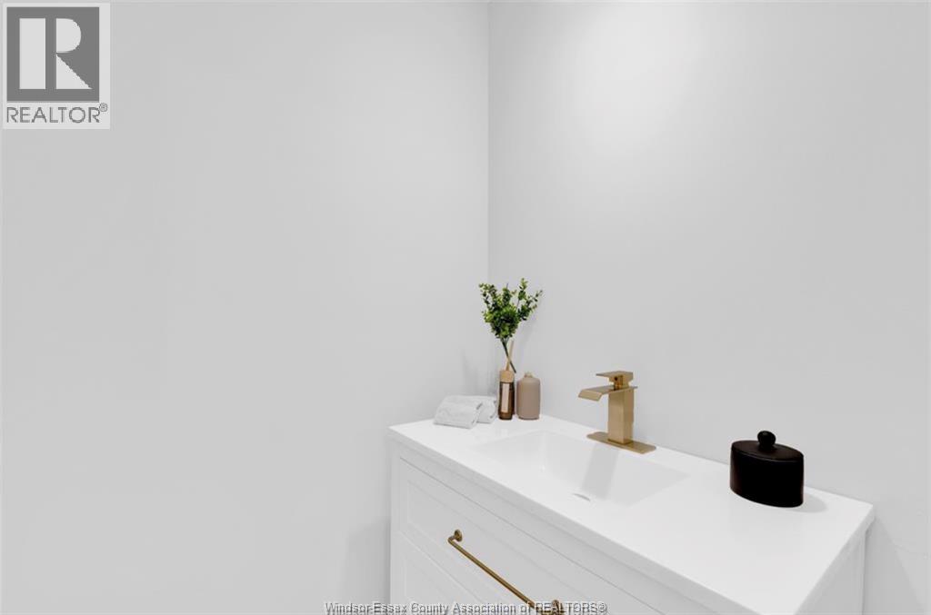 3045 Claxton Court, Windsor, Ontario N8R 1P9 - Photo 13 - 25031248