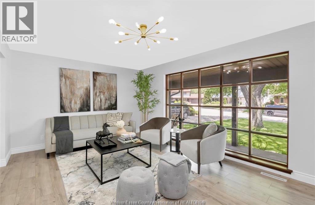 3045 Claxton Court, Windsor, Ontario N8R 1P9 - Photo 2 - 25031248