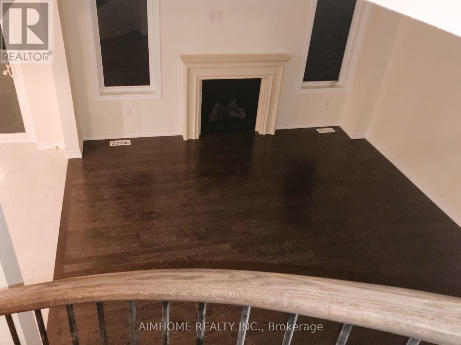 30 Deepwood Crescent, East Gwillimbury, Ontario  L9N 0P8 - Photo 2 - N12607878