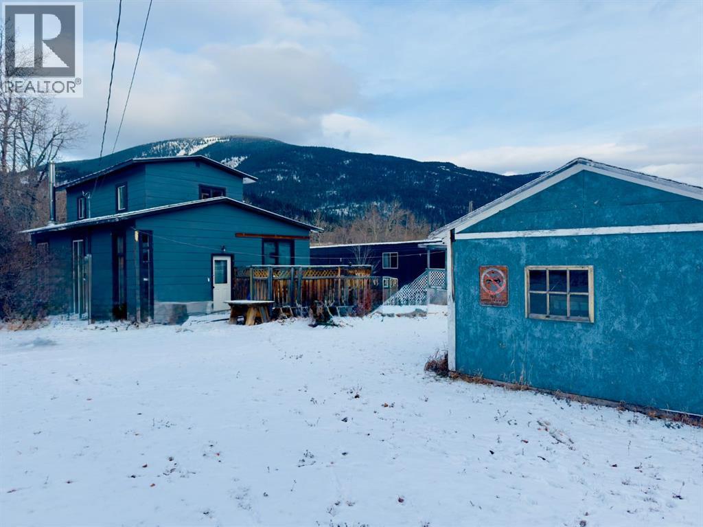 11702 22 Avenue, Blairmore, Alberta  T0K 0E0 - Photo 3 - A2273779