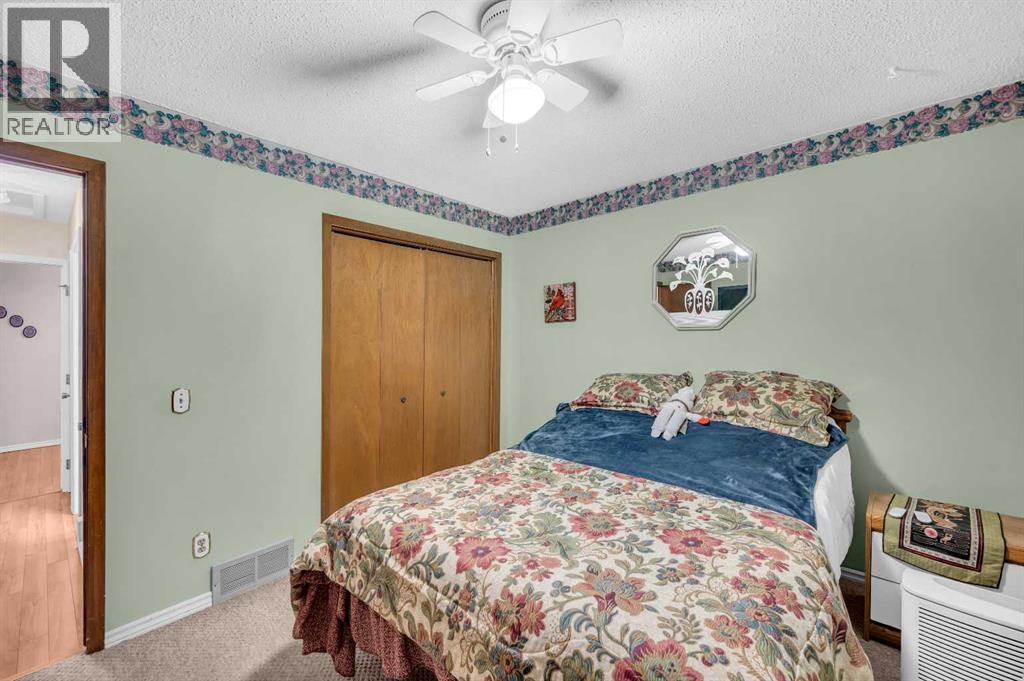 11 Berwick Close Nw, Calgary, Alberta  T3K 1C3 - Photo 14 - A2273062