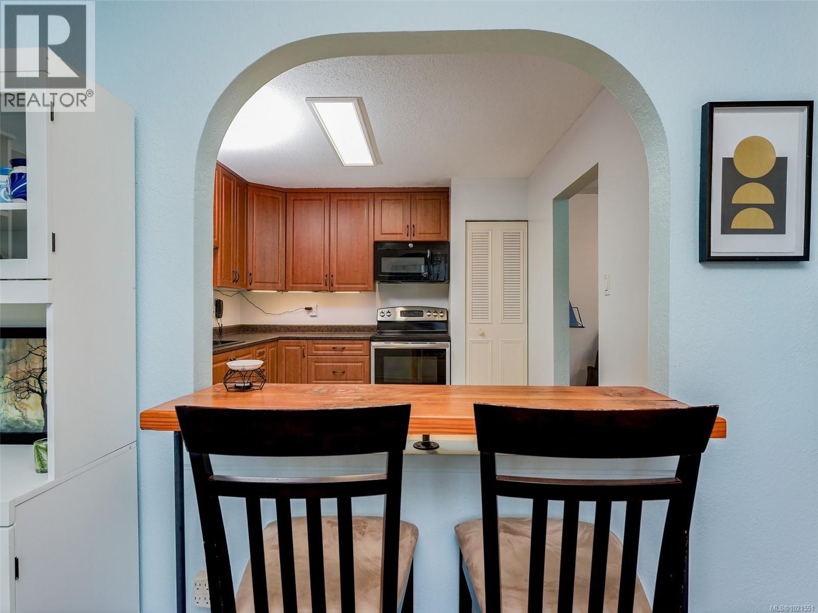 302 1005 Mckenzie Ave, Saanich, British Columbia  V8X 4A9 - Photo 6 - 1021551