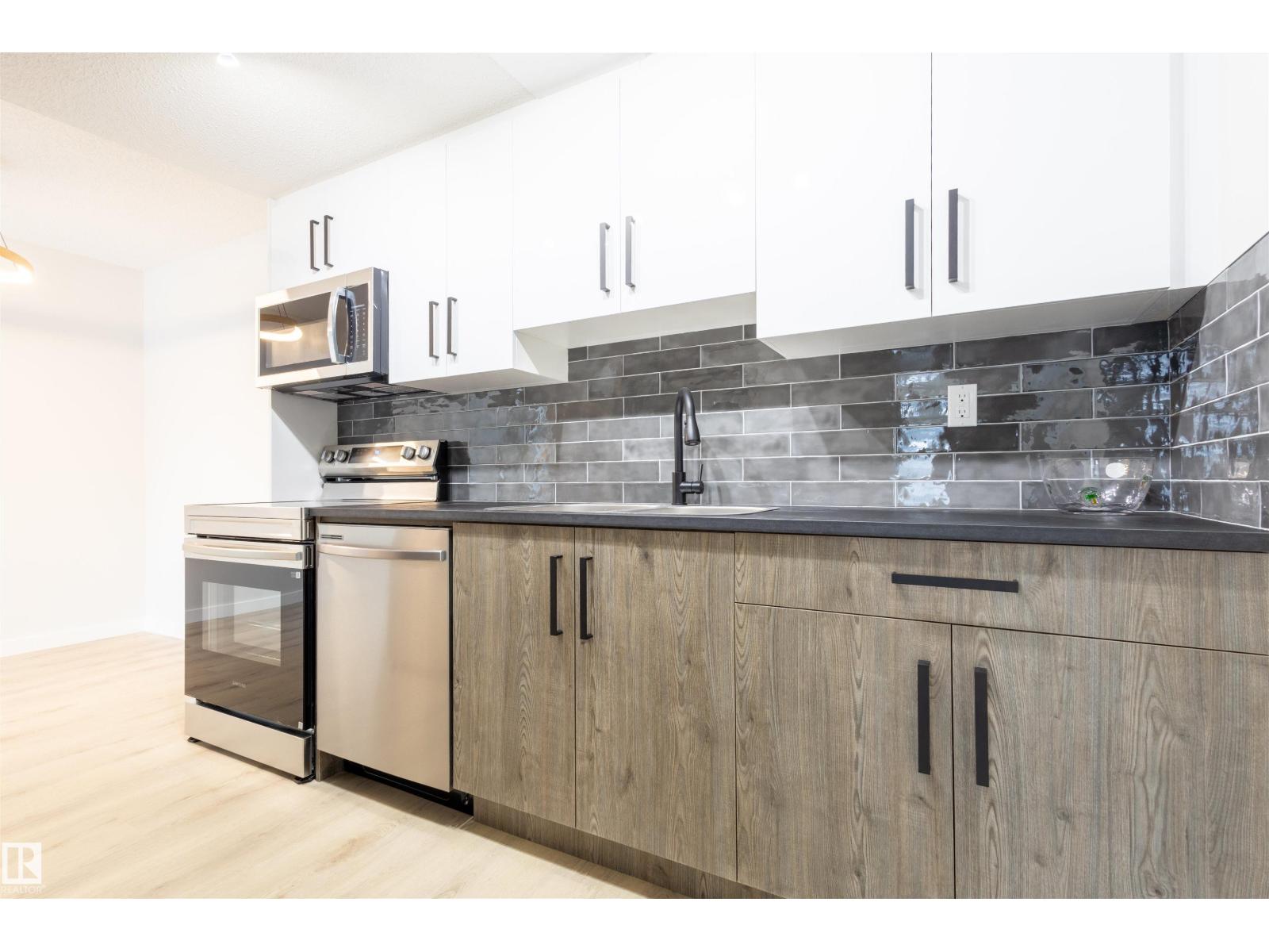 30 Amberly Co Nw, Edmonton, Alberta  T5A 2H9 - Photo 6 - E4467637