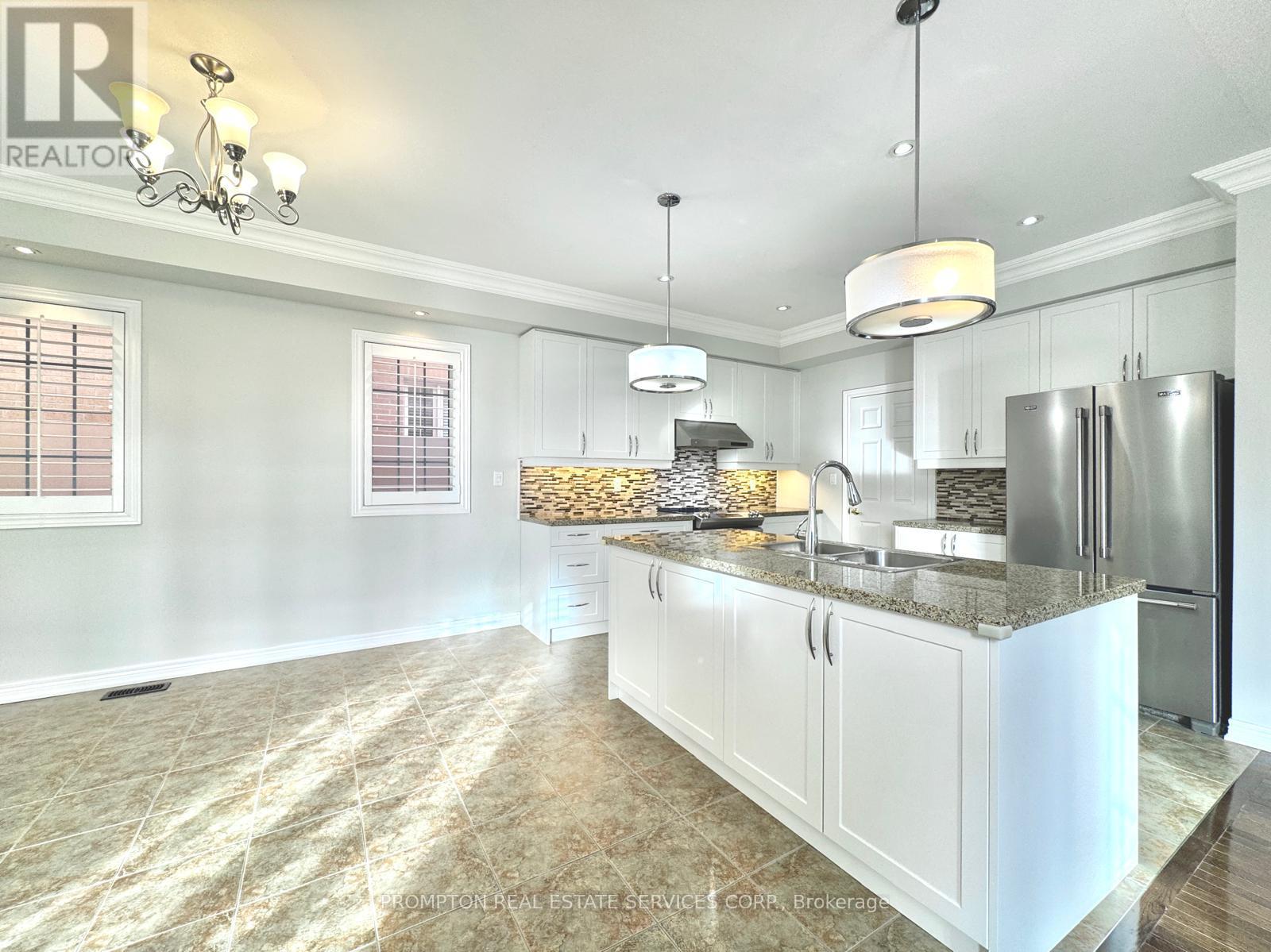 10 Father Mcginn Road, Markham, Ontario  L6C 0A7 - Photo 10 - N12607880