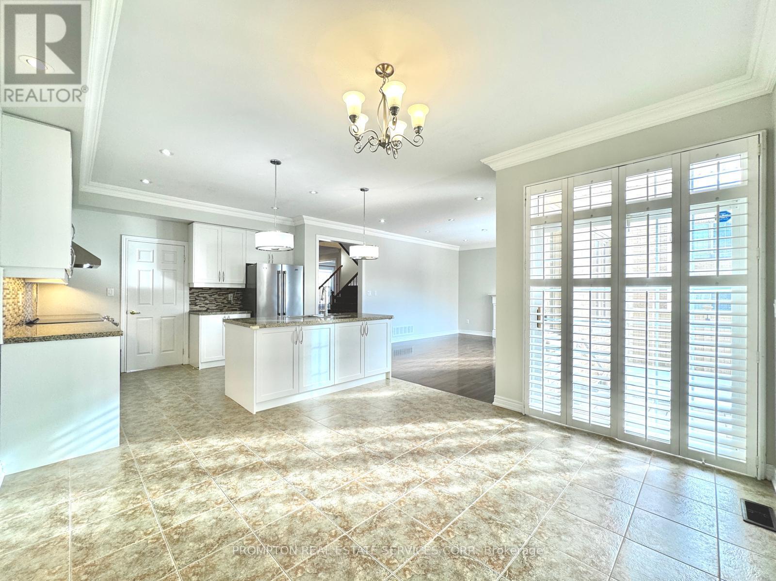 10 Father Mcginn Road, Markham, Ontario  L6C 0A7 - Photo 11 - N12607880