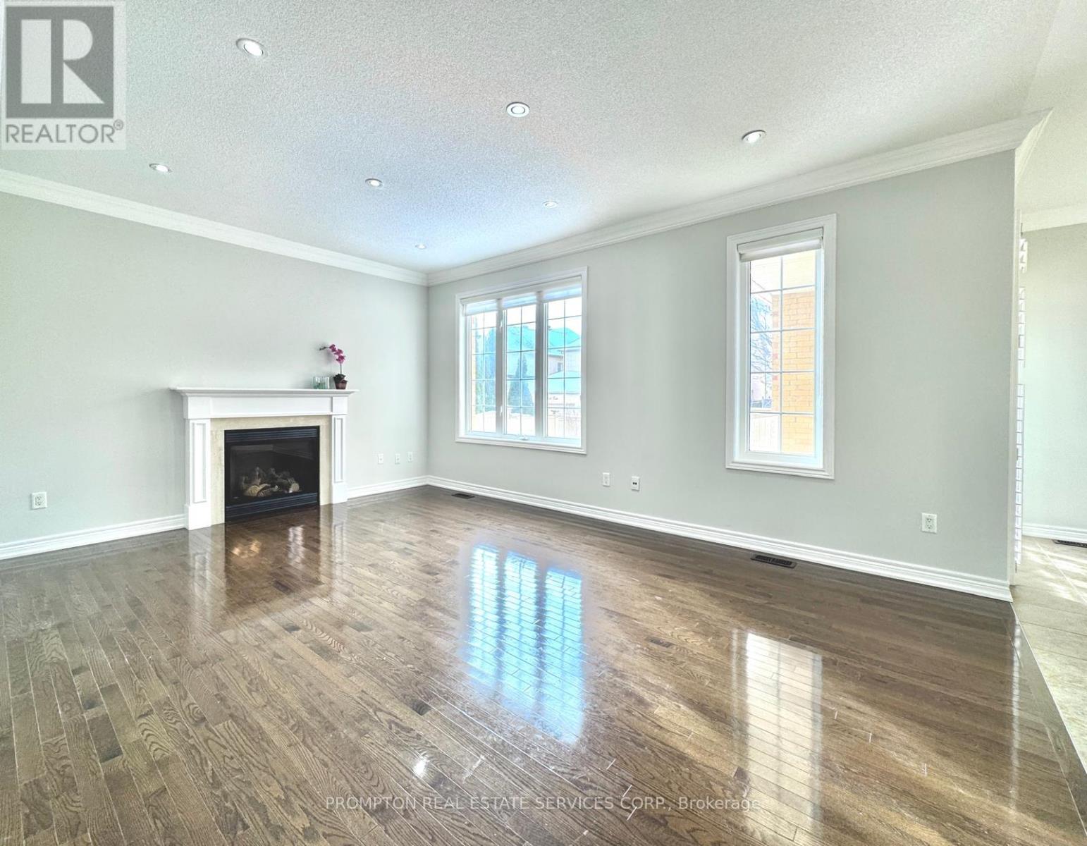 10 Father Mcginn Road, Markham, Ontario  L6C 0A7 - Photo 14 - N12607880