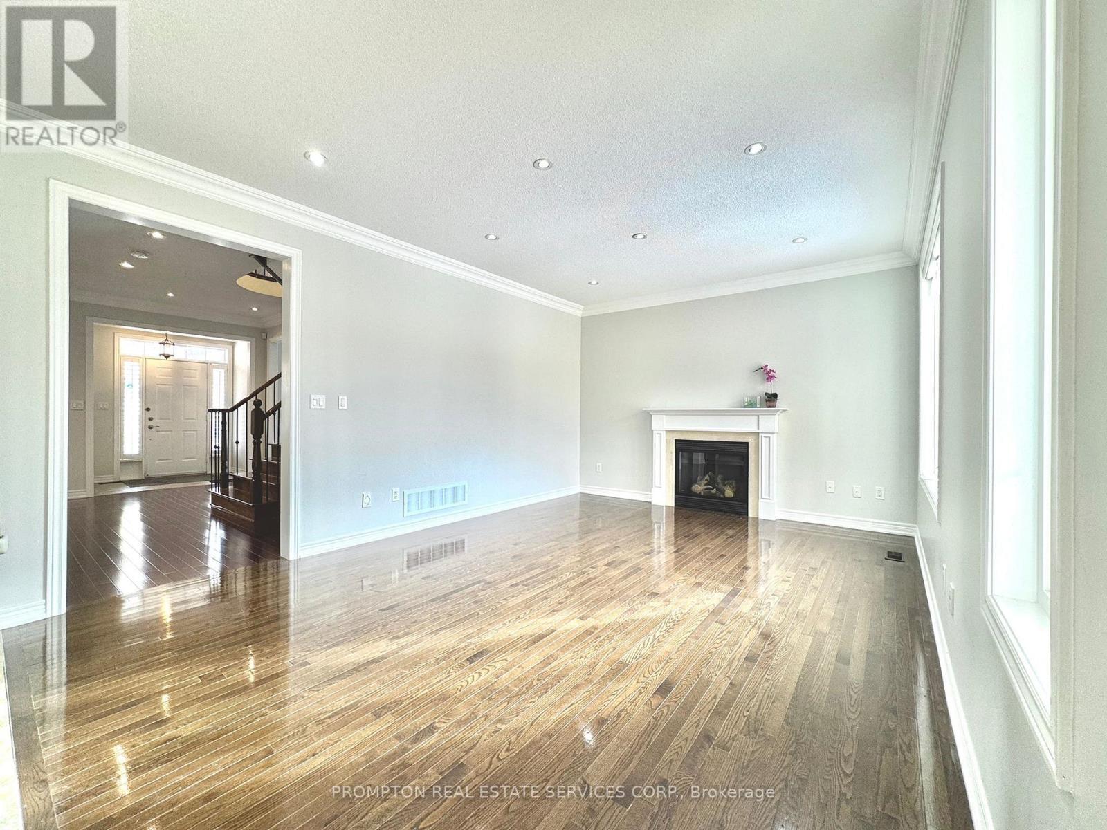 10 Father Mcginn Road, Markham, Ontario  L6C 0A7 - Photo 15 - N12607880