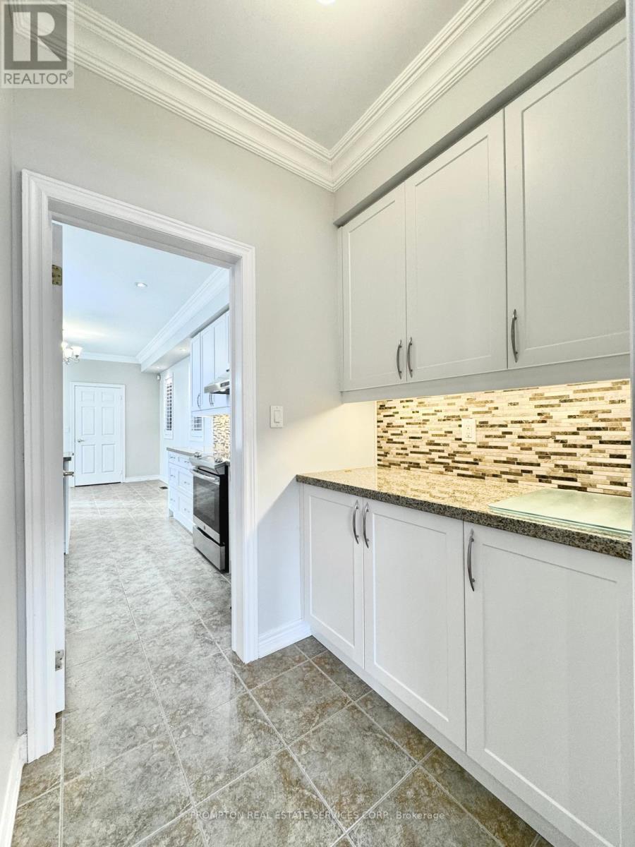 10 Father Mcginn Road, Markham, Ontario  L6C 0A7 - Photo 16 - N12607880