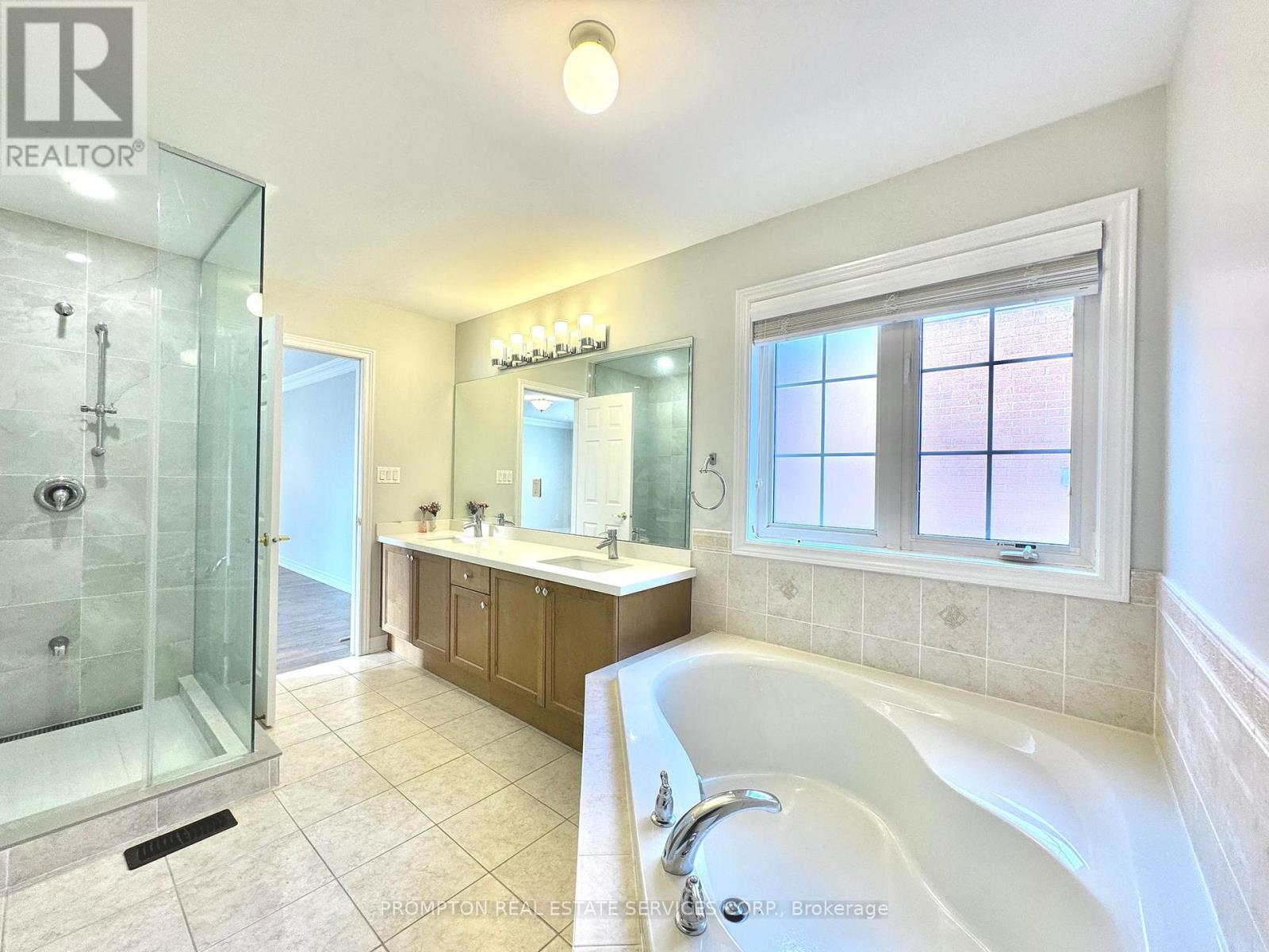 10 Father Mcginn Road, Markham, Ontario  L6C 0A7 - Photo 31 - N12607880