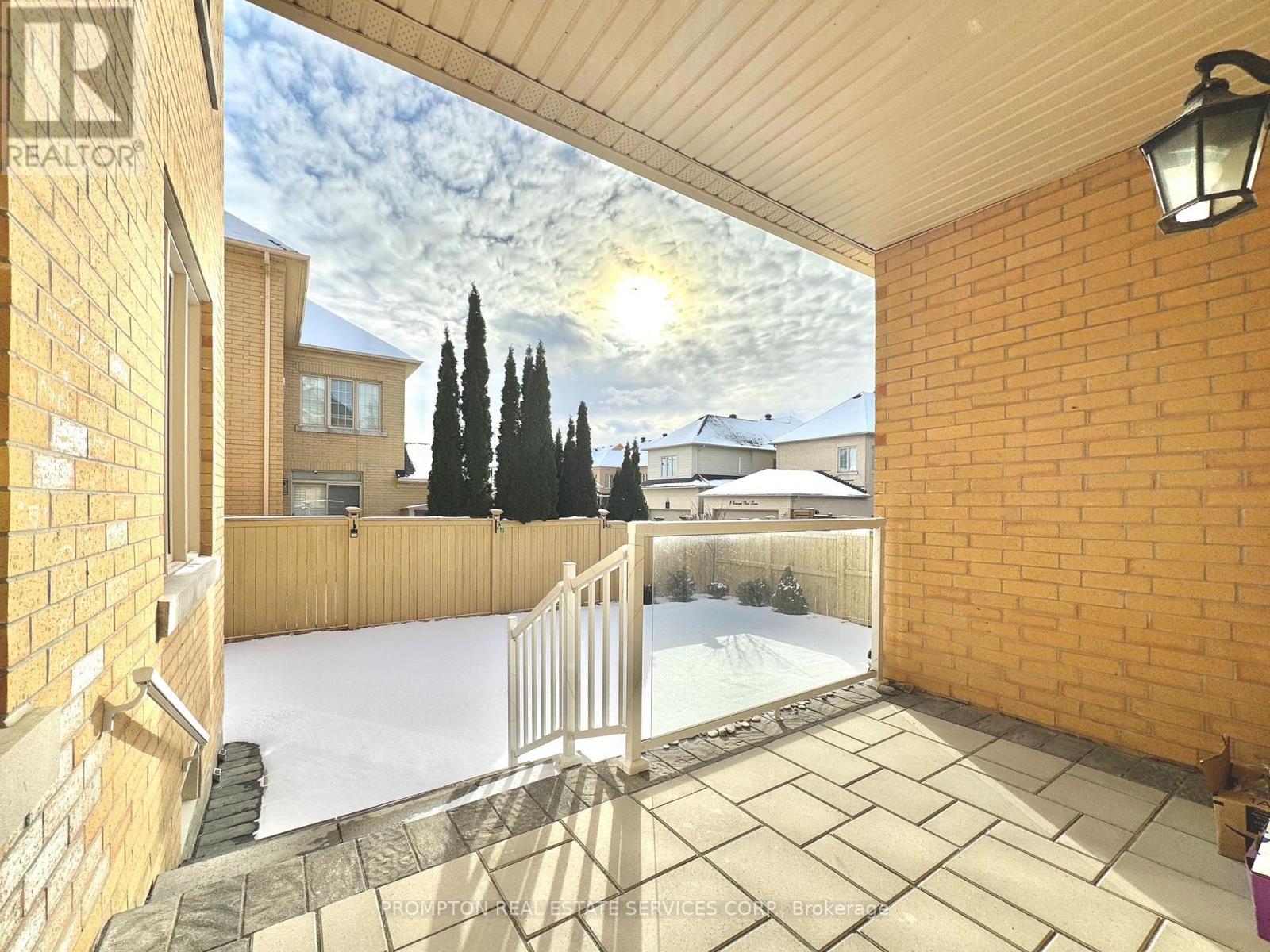 10 Father Mcginn Road, Markham, Ontario  L6C 0A7 - Photo 6 - N12607880