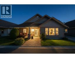 1231 10 Street SW Unit# 3, salmon arm, British Columbia