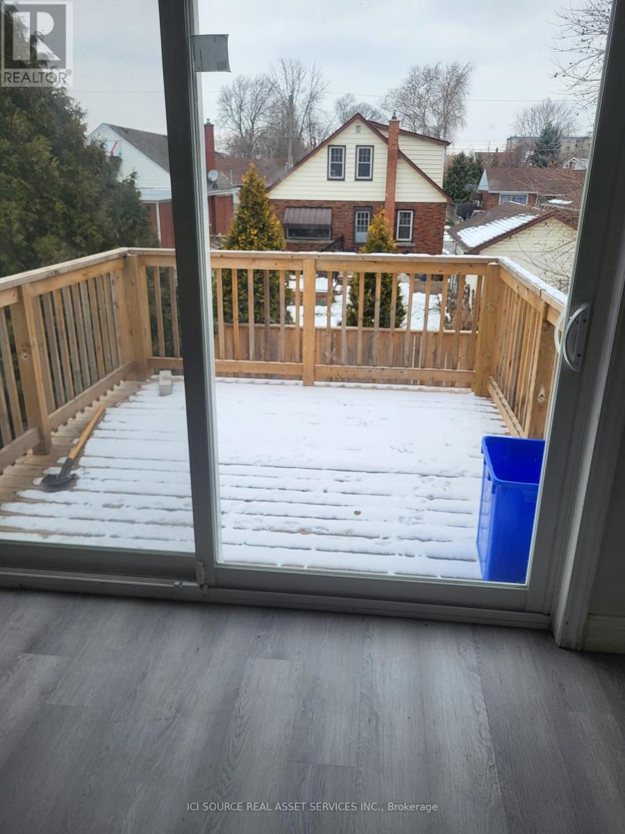 6447 Culp Street, Niagara Falls, Ontario L2G 2C2 - Photo 3 - X12293476