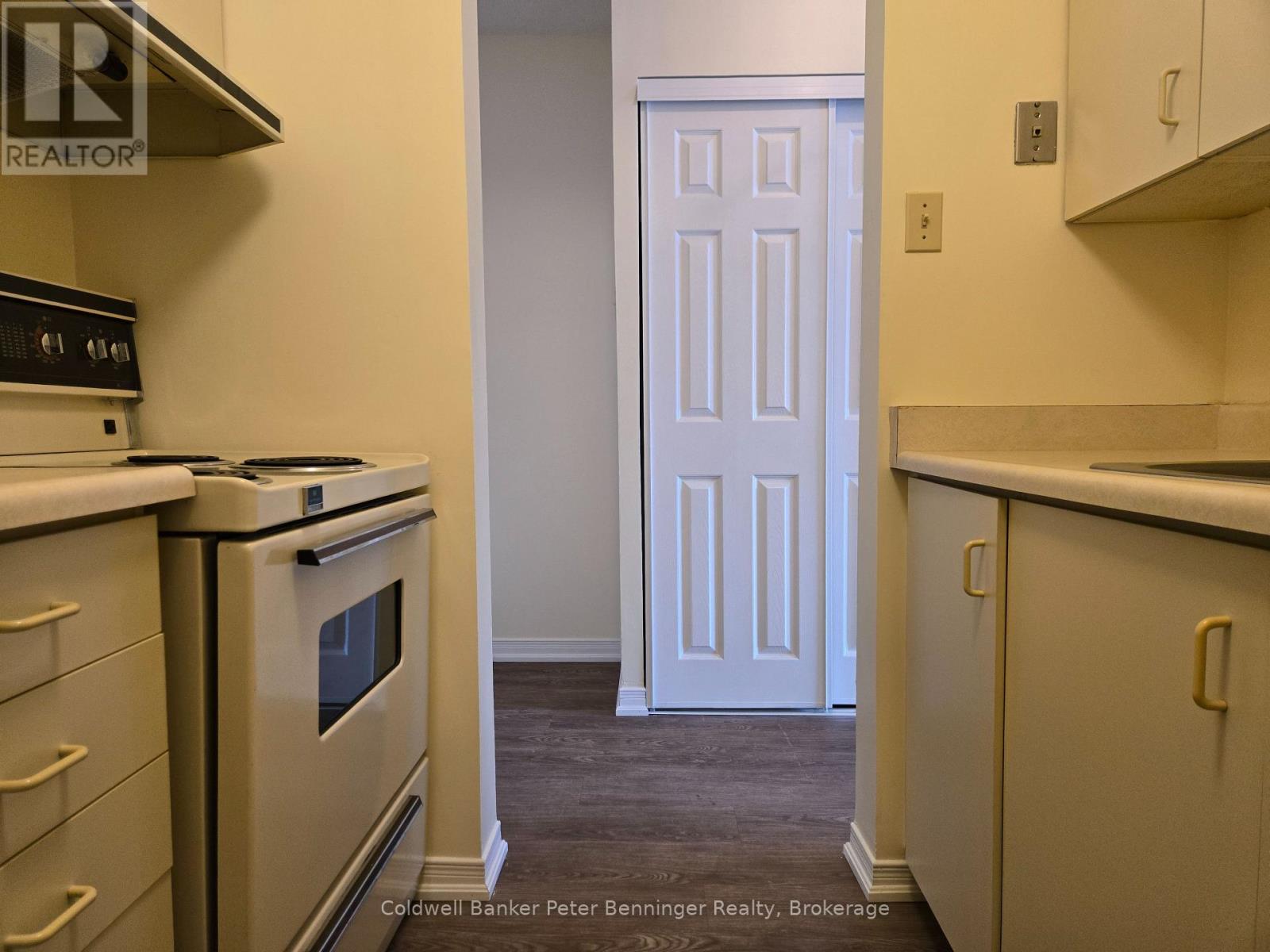 305 - 5 Valleyside Drive, Brockton, Ontario N0G 2V0 - Photo 5 - X12607902