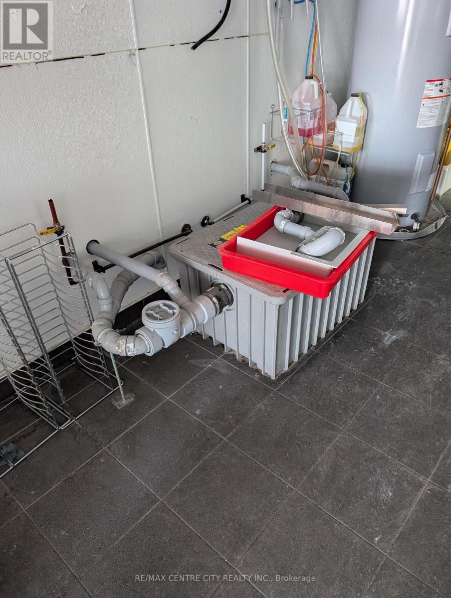 1544 Dundas Street, London East, Ontario N5W 3C1 - Photo 10 - X12607904