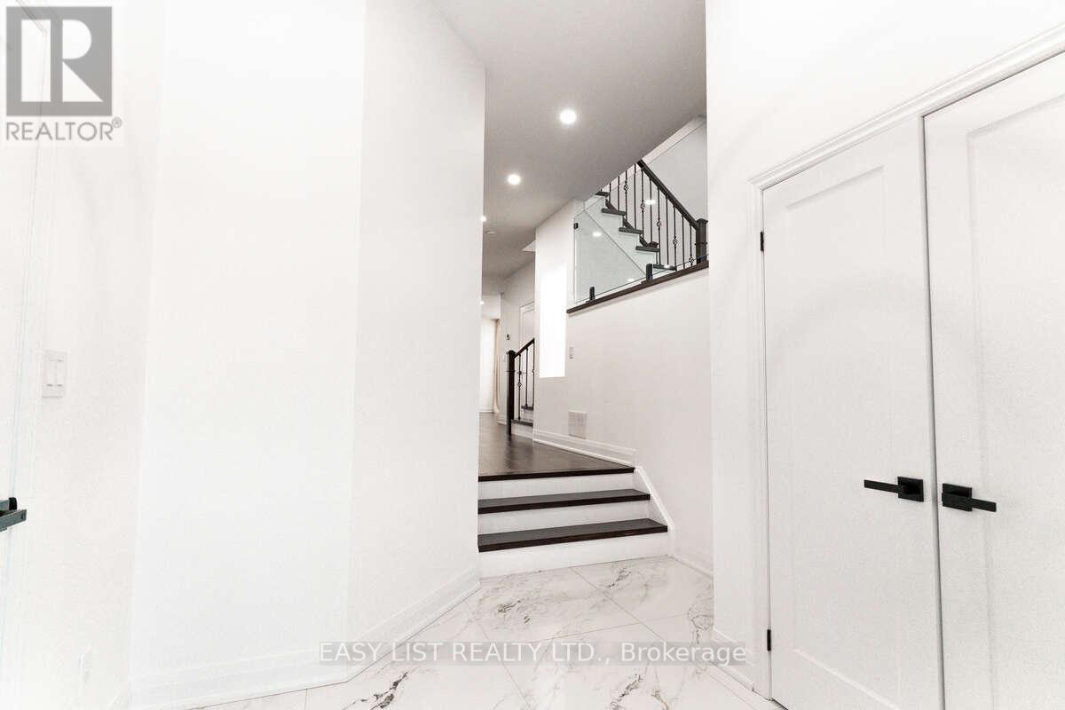 3 Halliday Street, Ajax (Northeast Ajax), Ontario  L1Z 0N3 - Photo 2 - E12607910