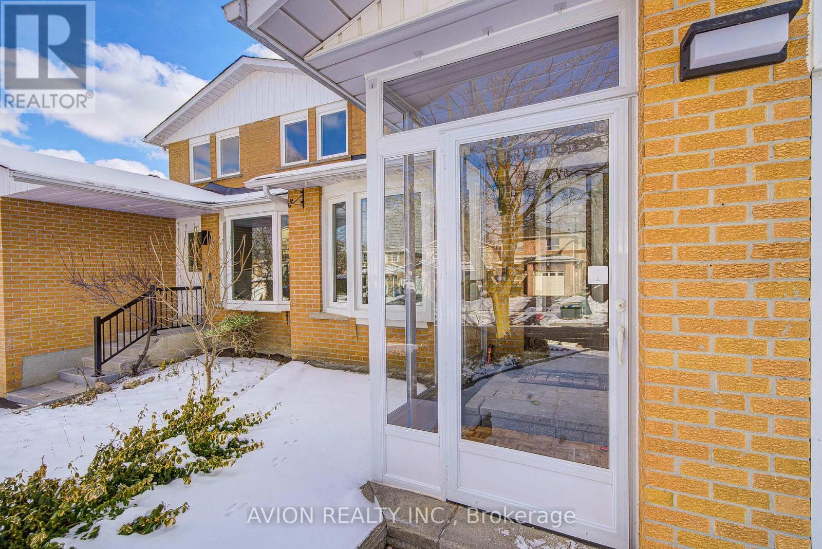 31 Charnwood Place, Markham, Ontario L3T 5H2 - Photo 3 - N12607908