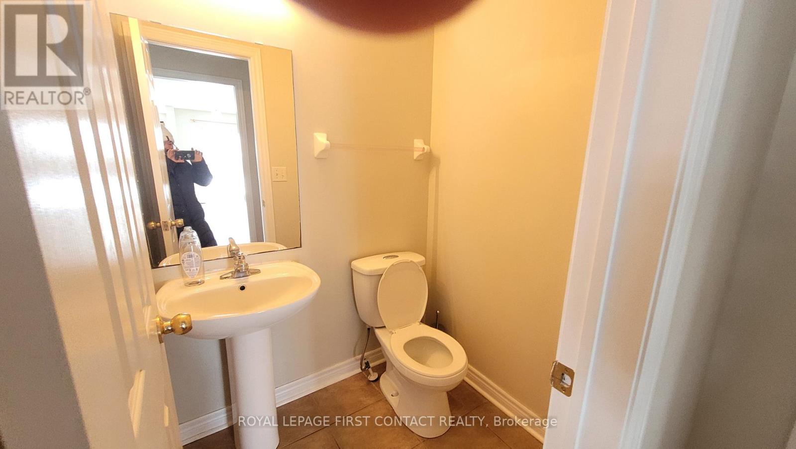 Upper - 58 Lake Crescent, Barrie, Ontario L4N 6A7 - Photo 11 - S12607912