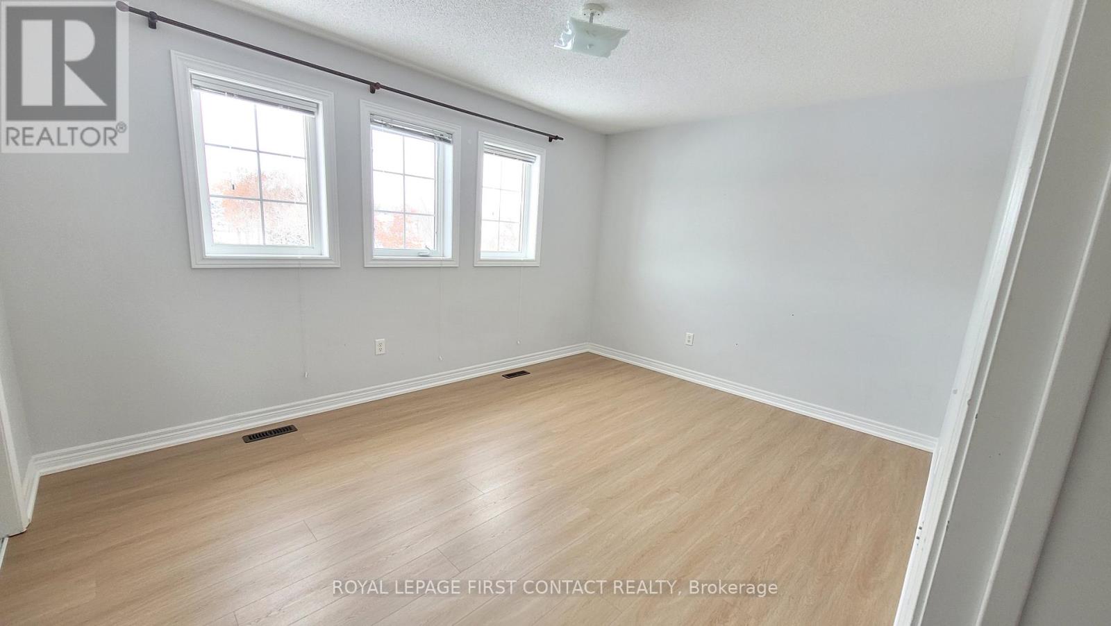 Upper - 58 Lake Crescent, Barrie, Ontario L4N 6A7 - Photo 14 - S12607912