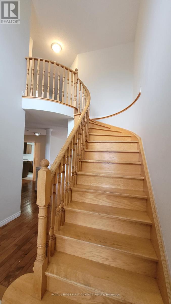 Upper - 58 Lake Crescent, Barrie, Ontario L4N 6A7 - Photo 3 - S12607912