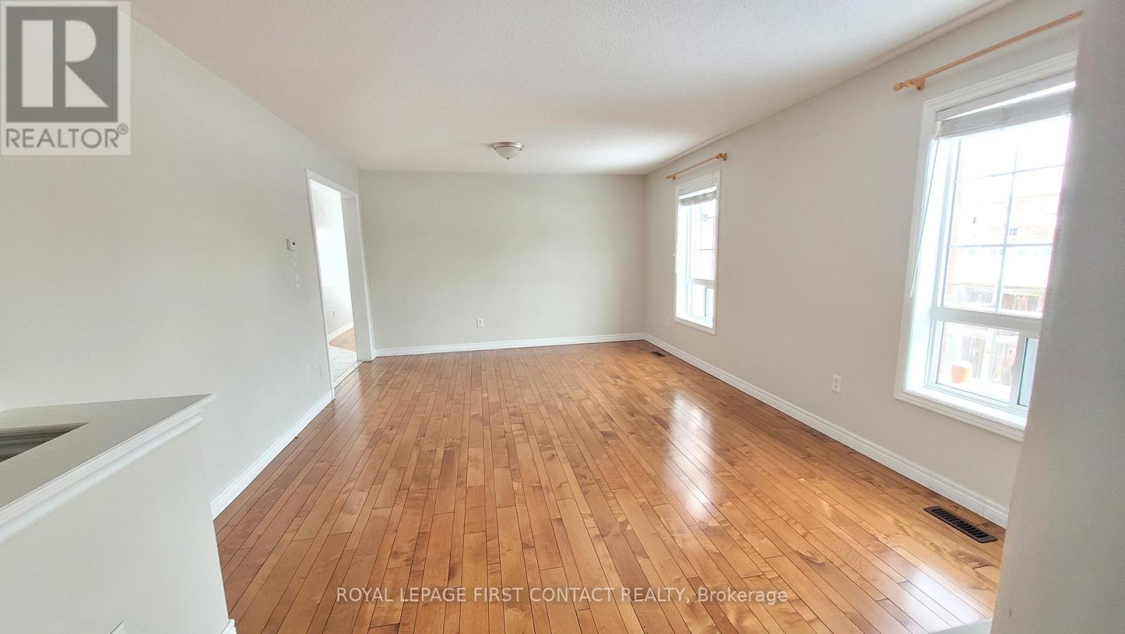 Upper - 58 Lake Crescent, Barrie, Ontario L4N 6A7 - Photo 5 - S12607912