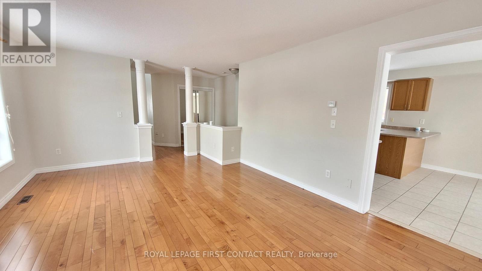 Upper - 58 Lake Crescent, Barrie, Ontario L4N 6A7 - Photo 6 - S12607912