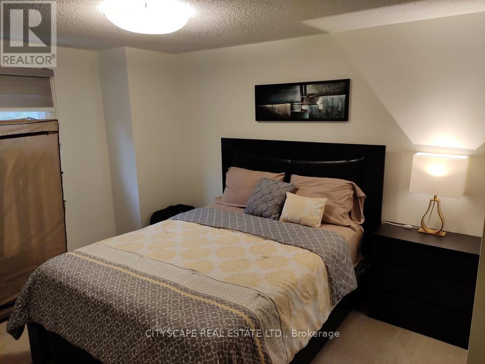 11 Trammell Lane, Brampton, Ontario  L6Y 4J2 - Photo 17 - W12607914