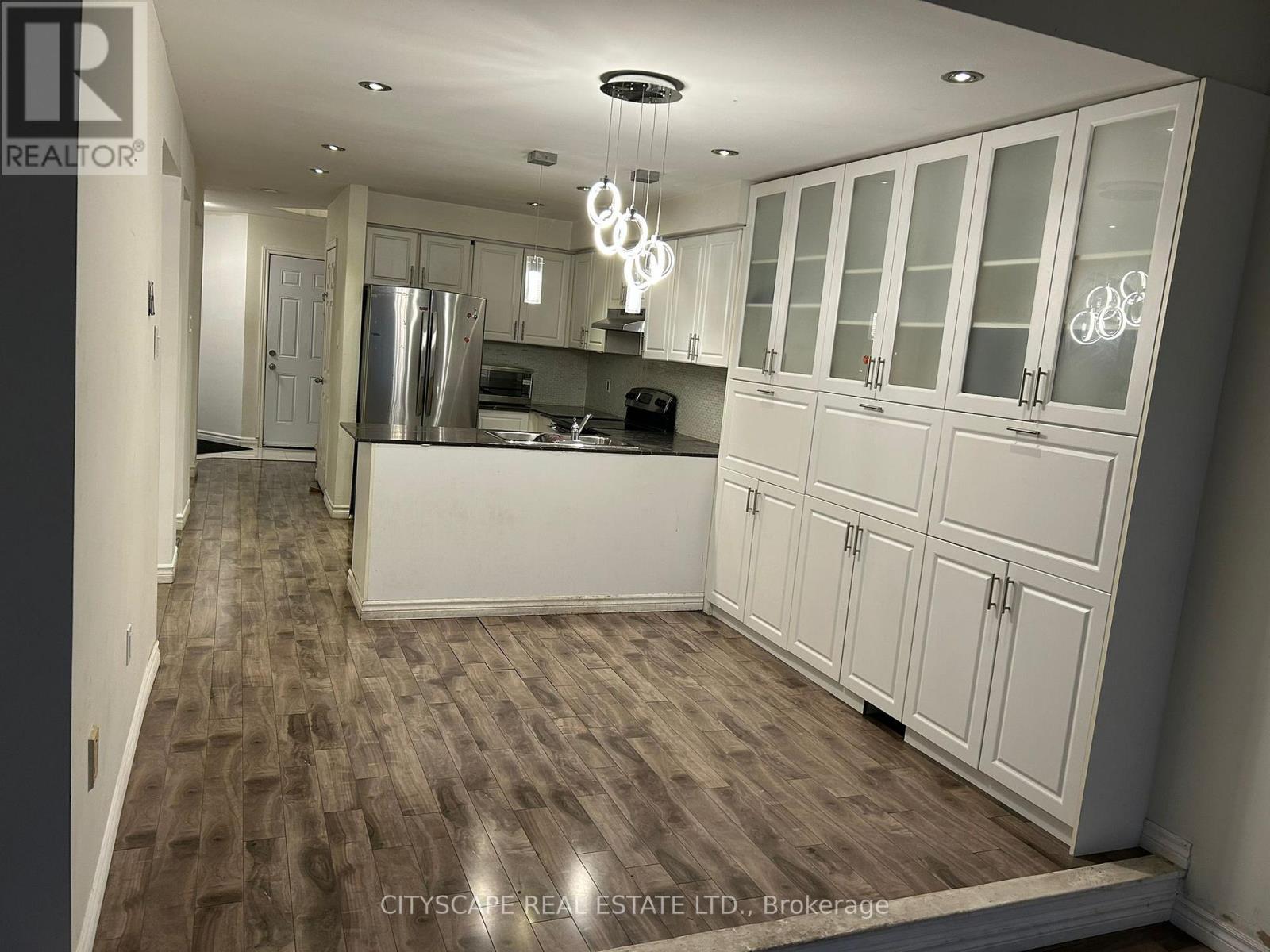 11 Trammell Lane, Brampton, Ontario  L6Y 4J2 - Photo 4 - W12607914